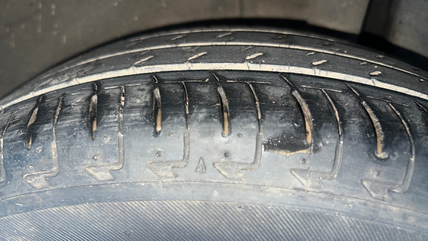 Used 2021 Maruti Suzuki Ignis Zeta 1.2 AMT Petrol Automatic tyres LEFT REAR TYRE TREAD VIEW