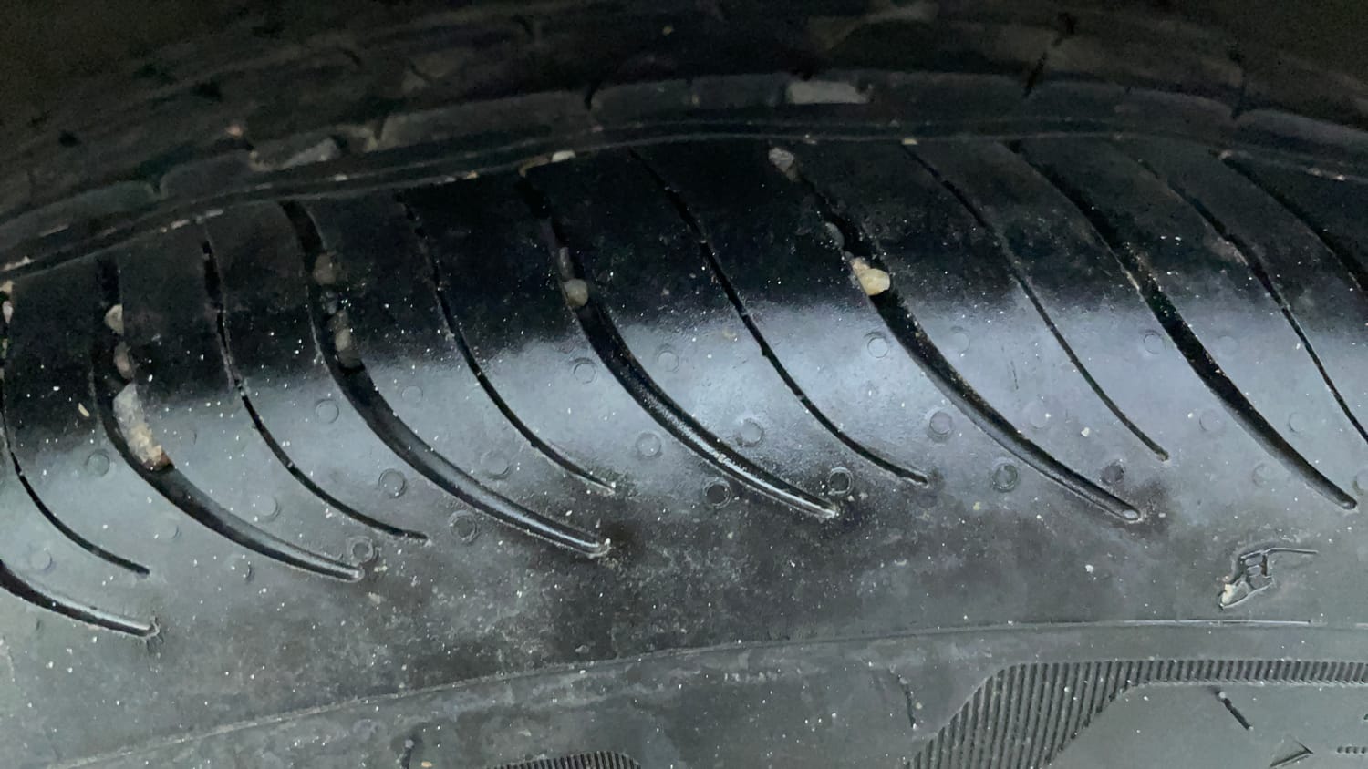 Used 2023 Hyundai Verna SX (O) 1.5 Turbo Petrol MT Petrol Manual tyres RIGHT REAR TYRE TREAD VIEW