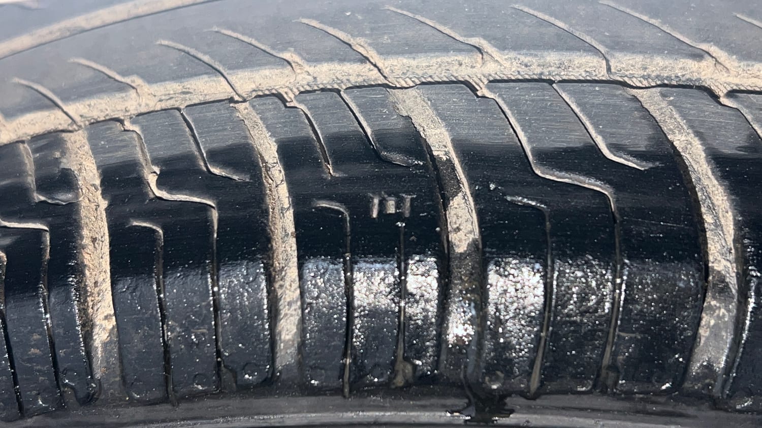 Used 2019 Hyundai Grand i10 Magna 1.2 Kappa VTVT Petrol Manual tyres RIGHT FRONT TYRE TREAD VIEW