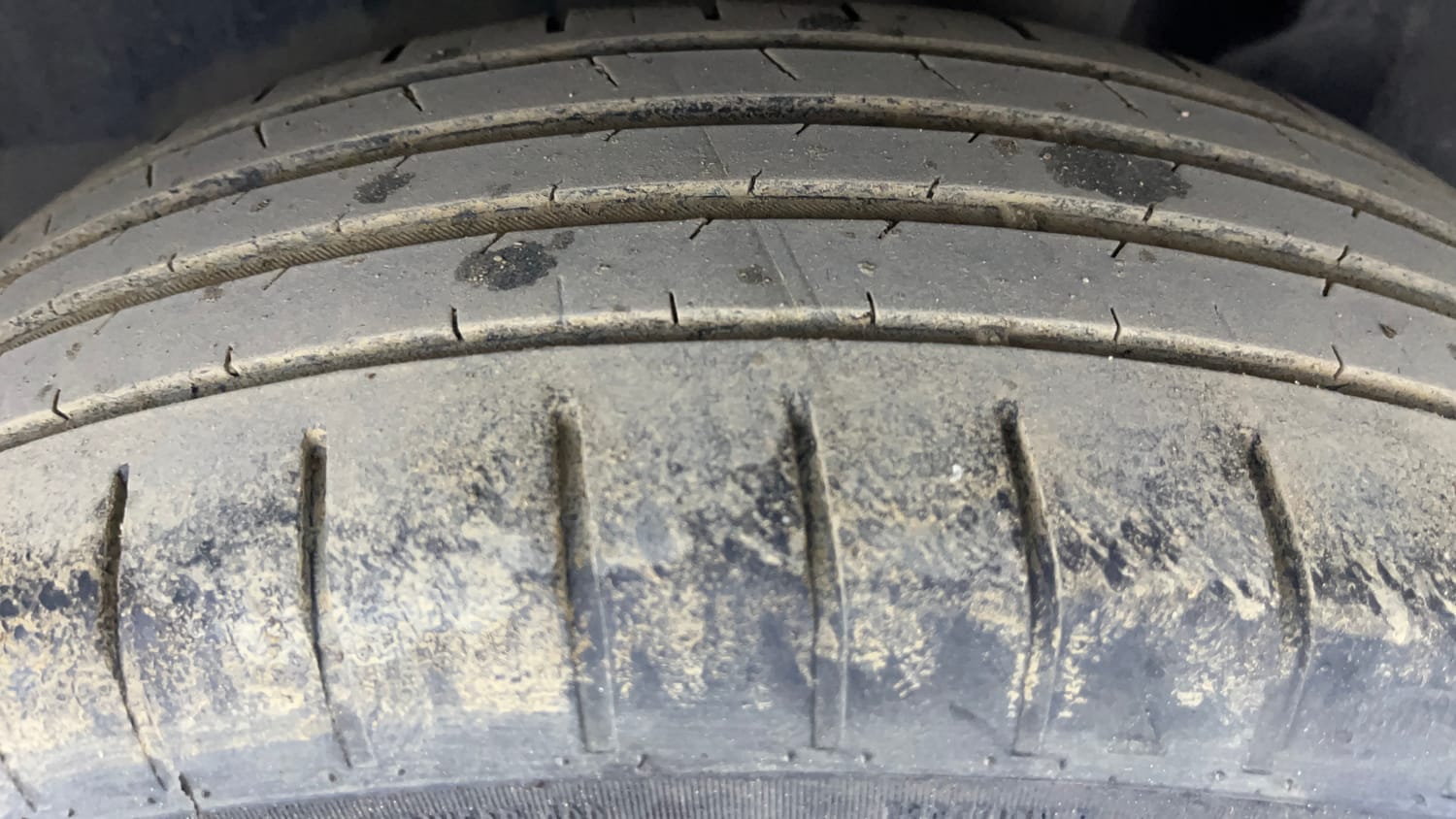 Used 2023 Maruti Suzuki Swift ZXi Plus AMT Petrol Automatic tyres LEFT REAR TYRE TREAD VIEW