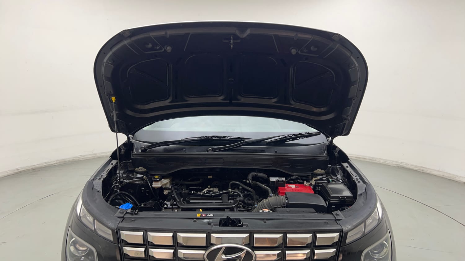 Used 2022 Hyundai Venue SX 1.2 Petrol Petrol Manual engine ENGINE & BONNET OPEN FRONT VIEW