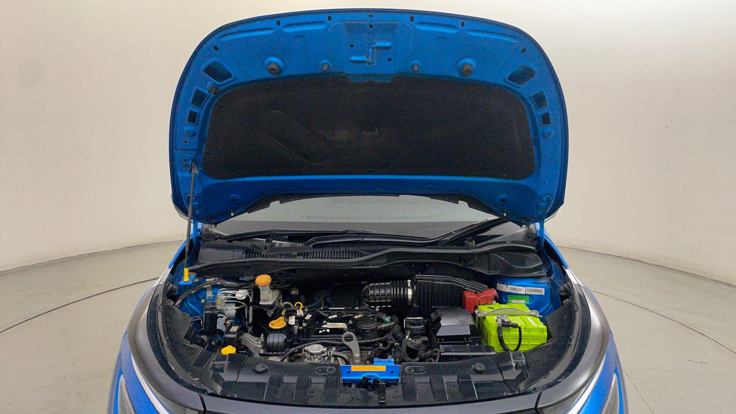 Used 2022 Tata Altroz XZ Plus Petrol Petrol Manual engine ENGINE & BONNET OPEN FRONT VIEW