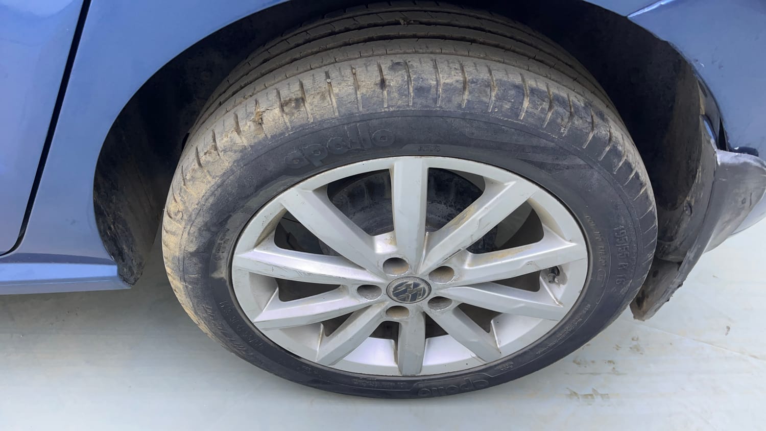 Used 2017 Volkswagen Polo Highline Plus 1.2( P)16 Alloy Petrol Manual tyres LEFT REAR TYRE RIM VIEW