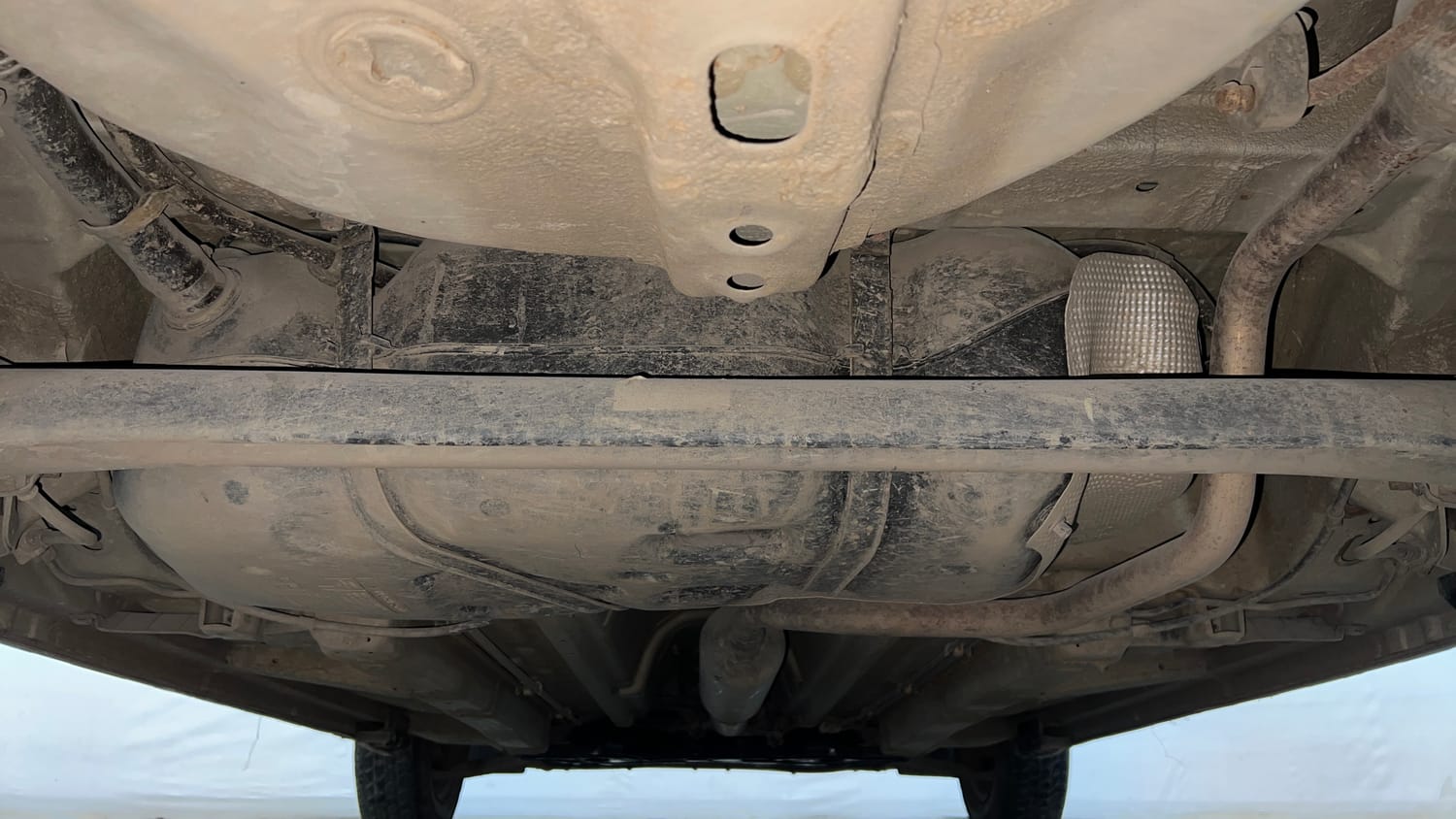 Used 2015 Maruti Suzuki Swift Lxi (O) Petrol Manual extra REAR UNDERBODY VIEW (TAKEN FROM REAR)