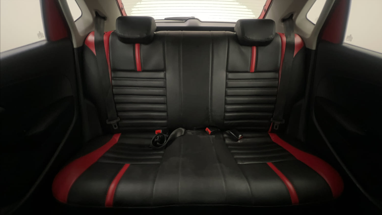 Used 2016 Volkswagen Polo Comfortline 1.2L (P) Petrol Manual interior REAR SEAT CONDITION VIEW