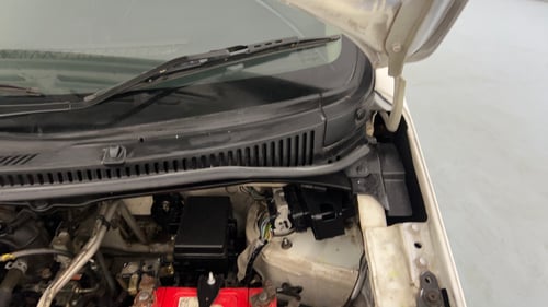 Used 2013 Maruti Suzuki Wagon R VXI Petrol Manual engine ENGINE LEFT SIDE HINGE & APRON VIEW