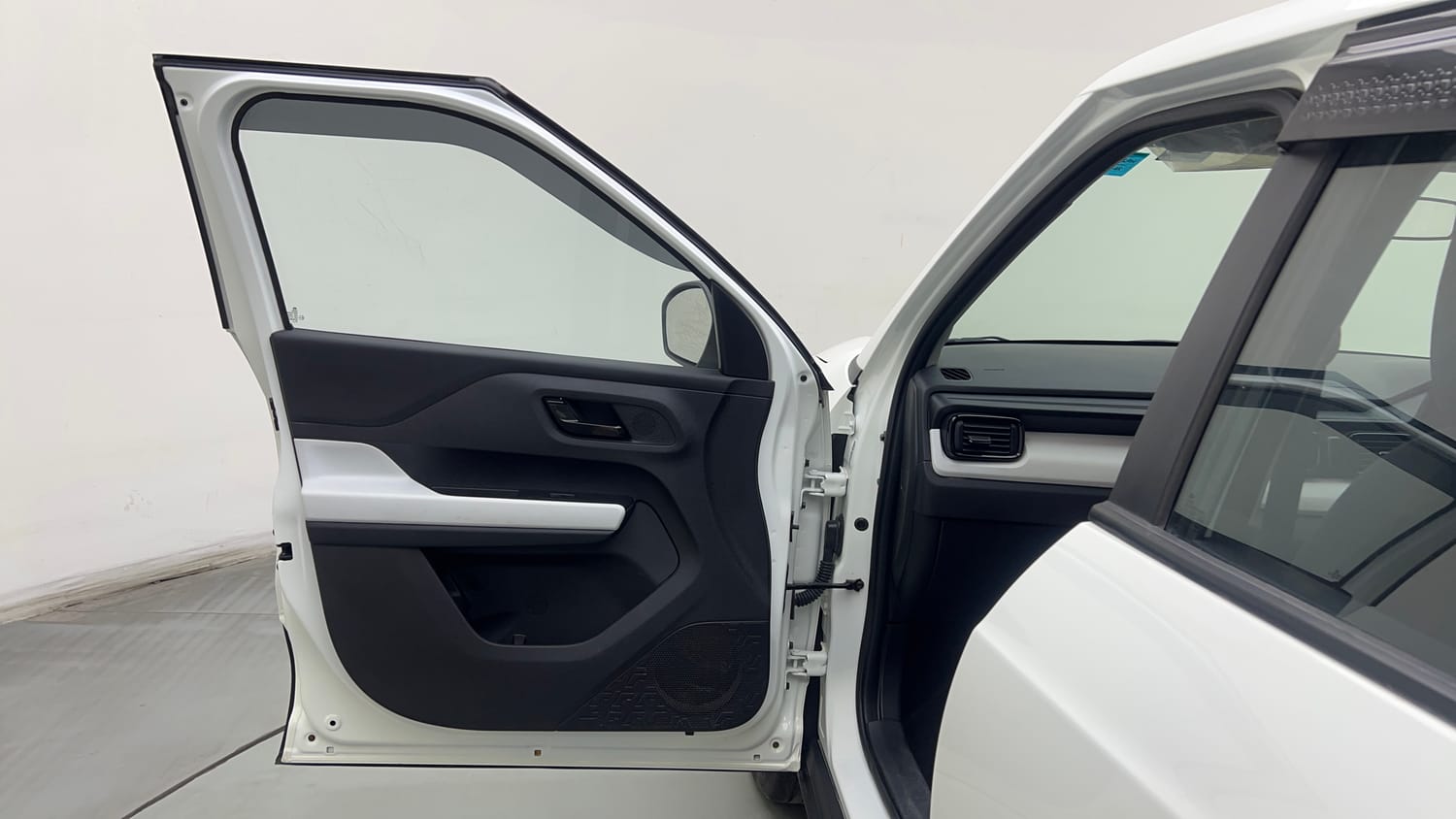 Used 2025 Tata Punch Pure (o) Petrol Manual interior LEFT FRONT DOOR OPEN VIEW
