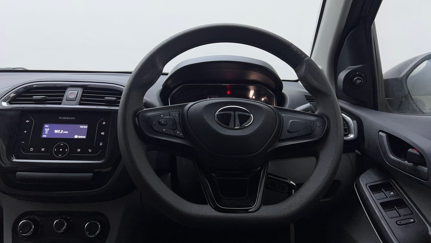 Used 2024 Tata Tiago XTA Petrol Automatic interior STEERING VIEW