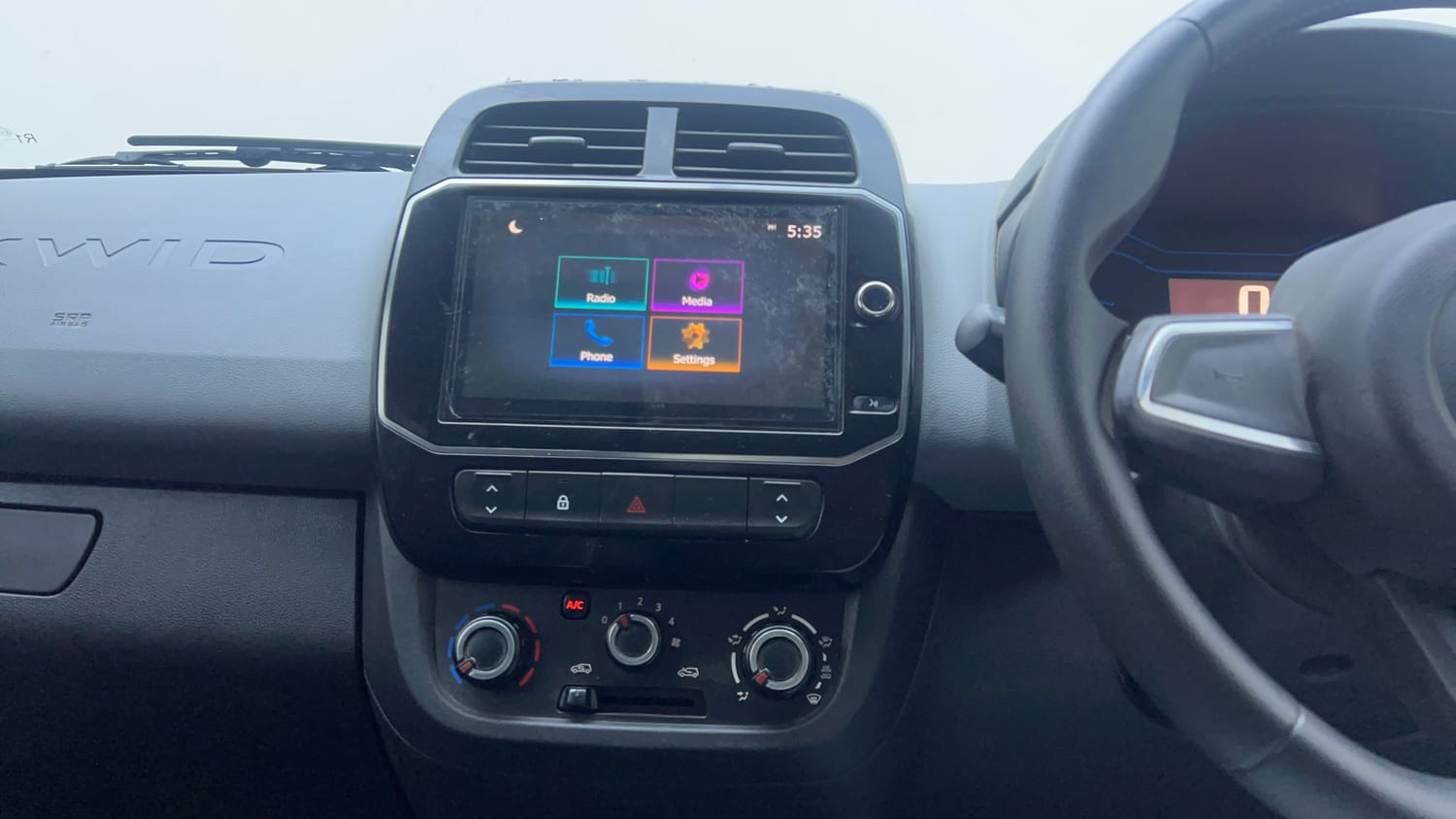 Used 2020 Renault Kwid 1.0 RXT AMT Opt Petrol Automatic interior MUSIC SYSTEM & AC CONTROL VIEW
