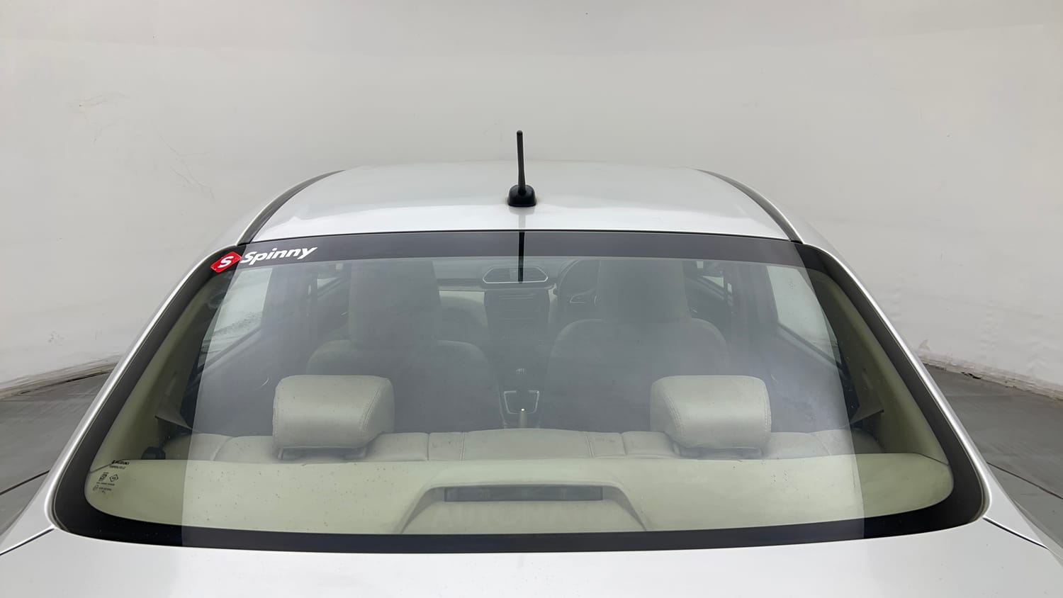 Used 2019 Maruti Suzuki Dzire VXi Petrol Manual exterior BACK WINDSHIELD VIEW