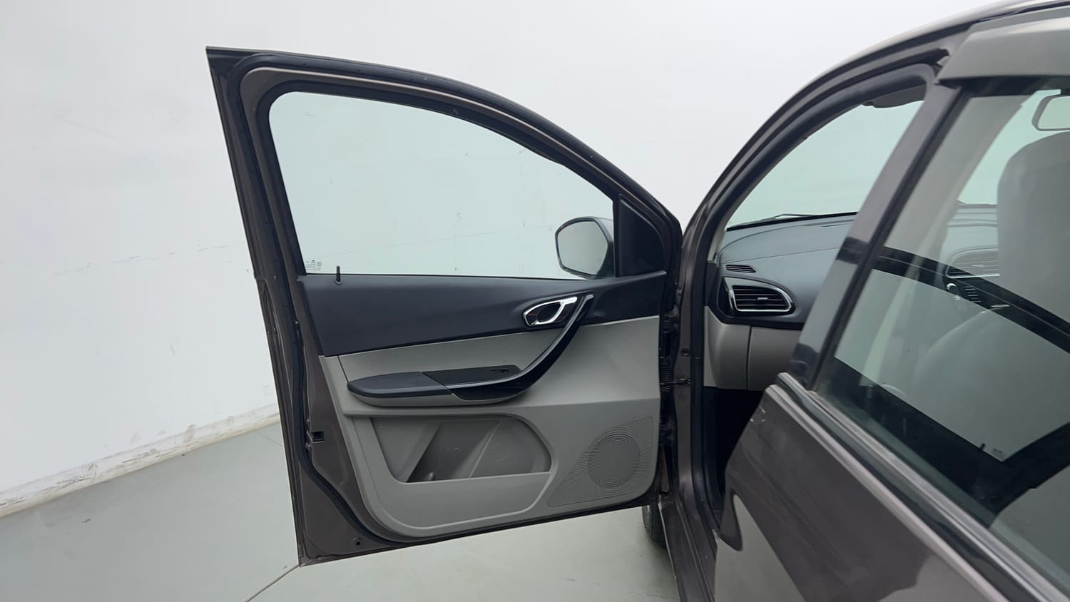 Used 2018 Tata Tiago XZ CNG (Outside Fitted) Cng Manual interior LEFT FRONT DOOR OPEN VIEW