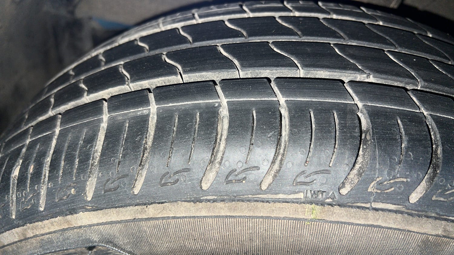 Used 2017 Maruti Suzuki Baleno Alpha 1.2 Petrol Manual tyres LEFT FRONT TYRE TREAD VIEW