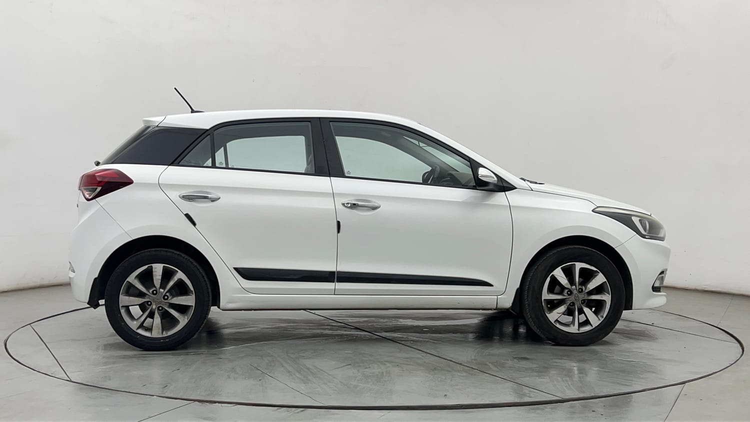 Used 2017 Hyundai Elite i20 Asta 1.2 Petrol Manual exterior RIGHT SIDE VIEW
