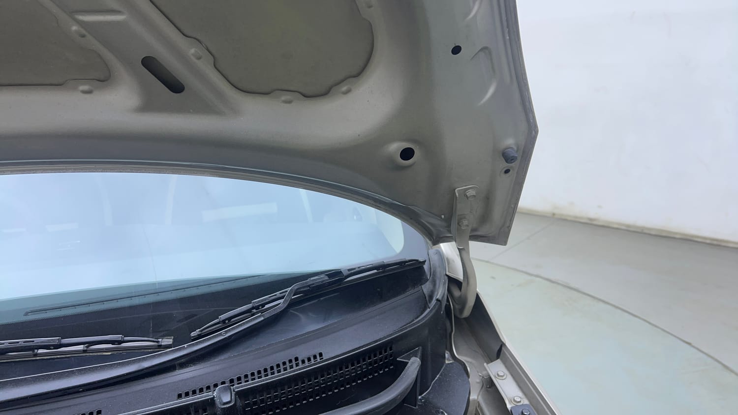 Used 2020 Hyundai Santro Sportz AMT Petrol Automatic engine ENGINE LEFT SIDE HINGE & APRON VIEW