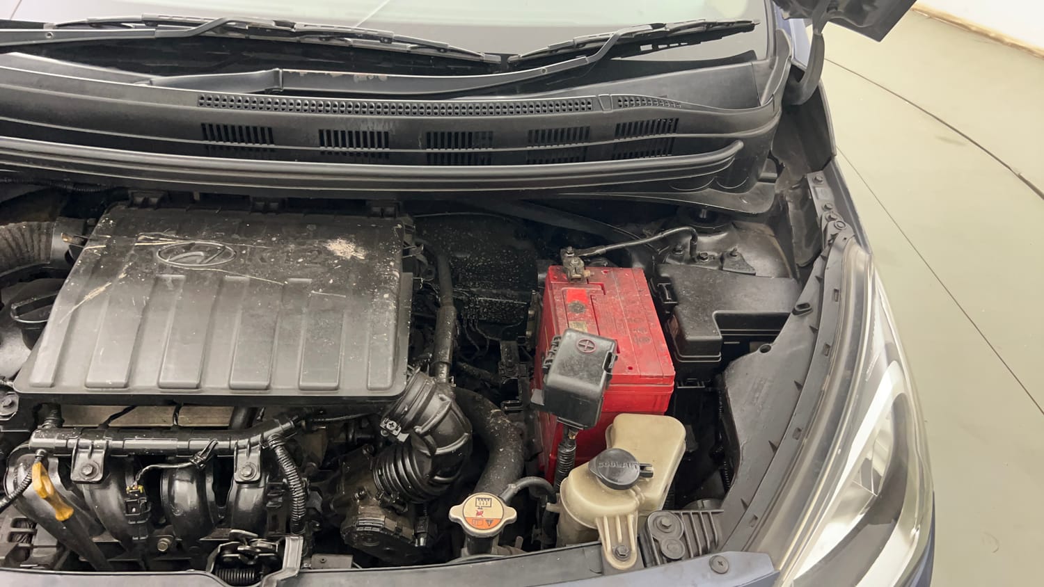 Used 2014 Hyundai Xcent SX 1.2 Petrol Manual engine ENGINE LEFT SIDE VIEW