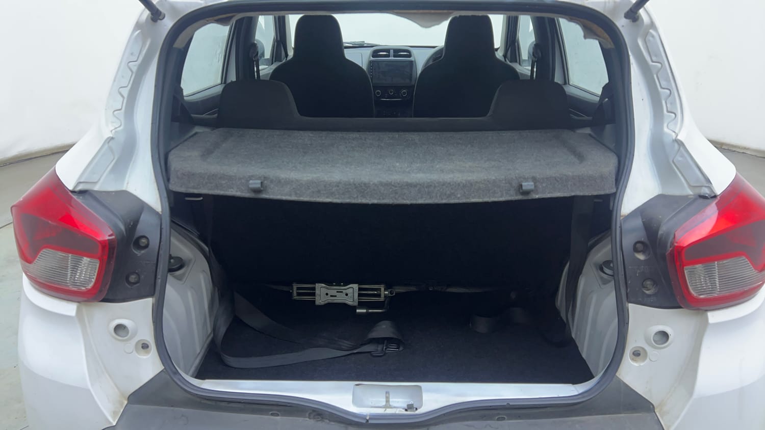 Used 2016 Renault Kwid RXT Petrol Manual interior DICKY INSIDE VIEW