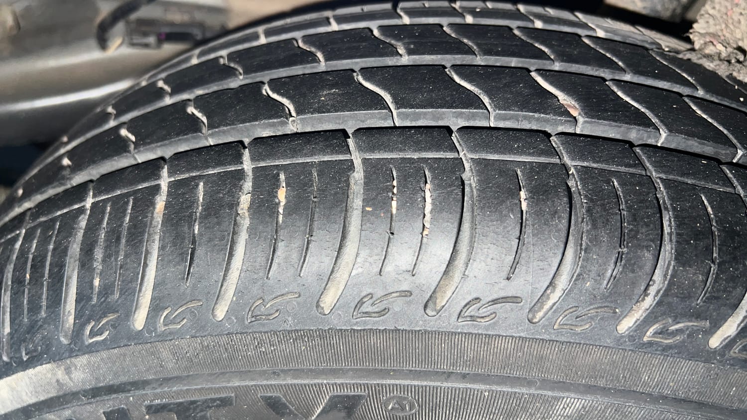 Used 2024 Tata Tiago XTA Petrol Automatic tyres LEFT REAR TYRE TREAD VIEW