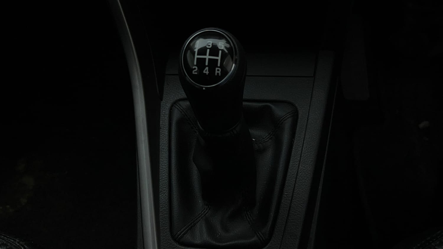 Used 2023 Maruti Suzuki Brezza VXi Petrol Manual interior GEAR  KNOB VIEW