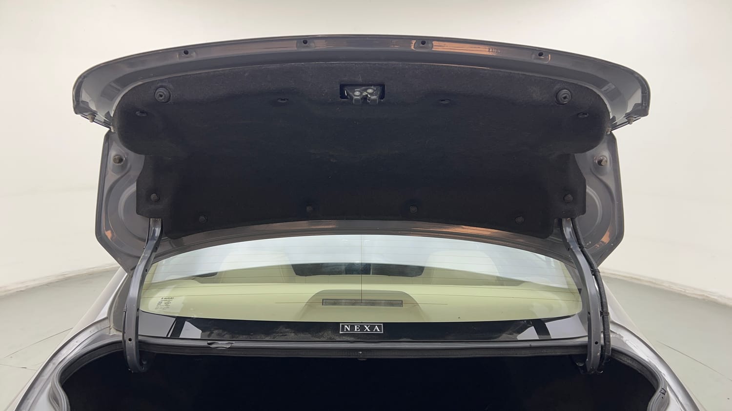 Used 2018 Maruti Suzuki Ciaz Delta Hybrid 1.5 Petrol Manual interior DICKY DOOR OPEN VIEW