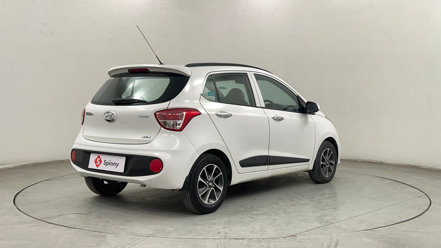 Used 2017 Hyundai Grand i10 Asta 1.2 Kappa VTVT Petrol Manual exterior RIGHT REAR CORNER VIEW