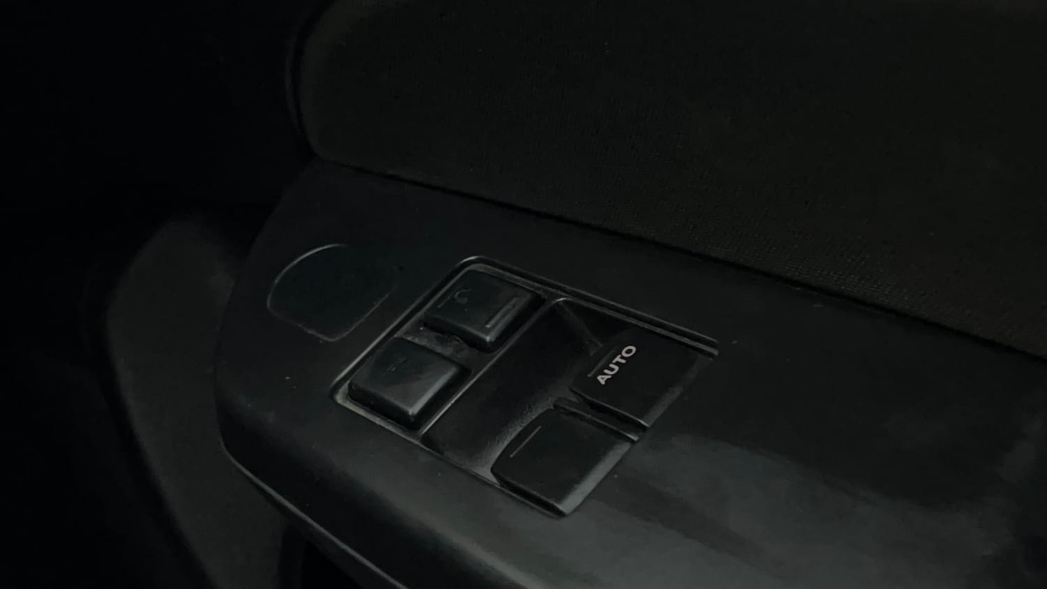 Used 2015 Maruti Suzuki Swift Lxi (O) Petrol Manual top_features Power windows