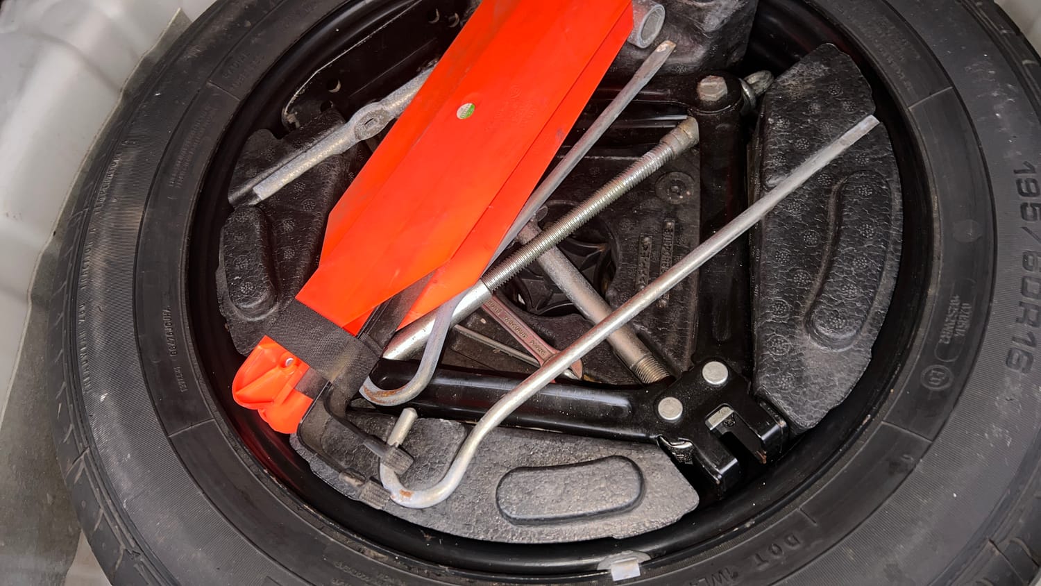 Used 2019 Tata Nexon XM Petrol Manual tyres SPARE TYRE VIEW