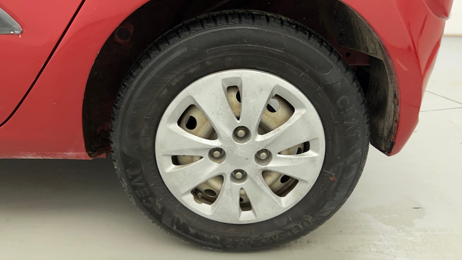 Used 2012 Hyundai i10 Era 1.1 iRDE2 Petrol Manual tyres LEFT REAR TYRE RIM VIEW