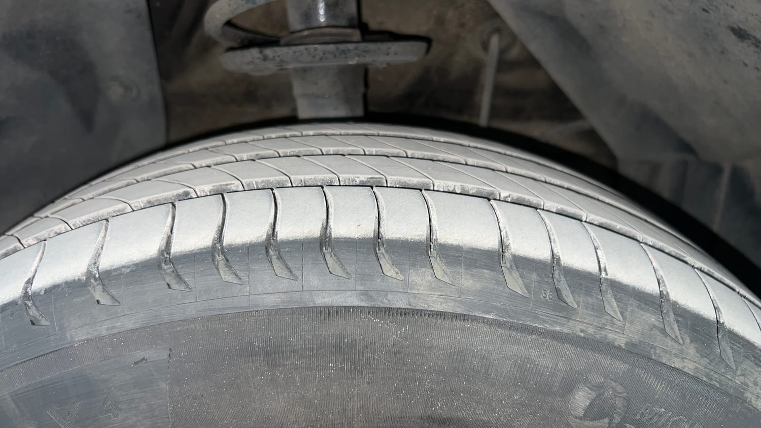 Used 2023 Maruti Suzuki Brezza ZXi Petrol Manual tyres RIGHT FRONT TYRE TREAD VIEW