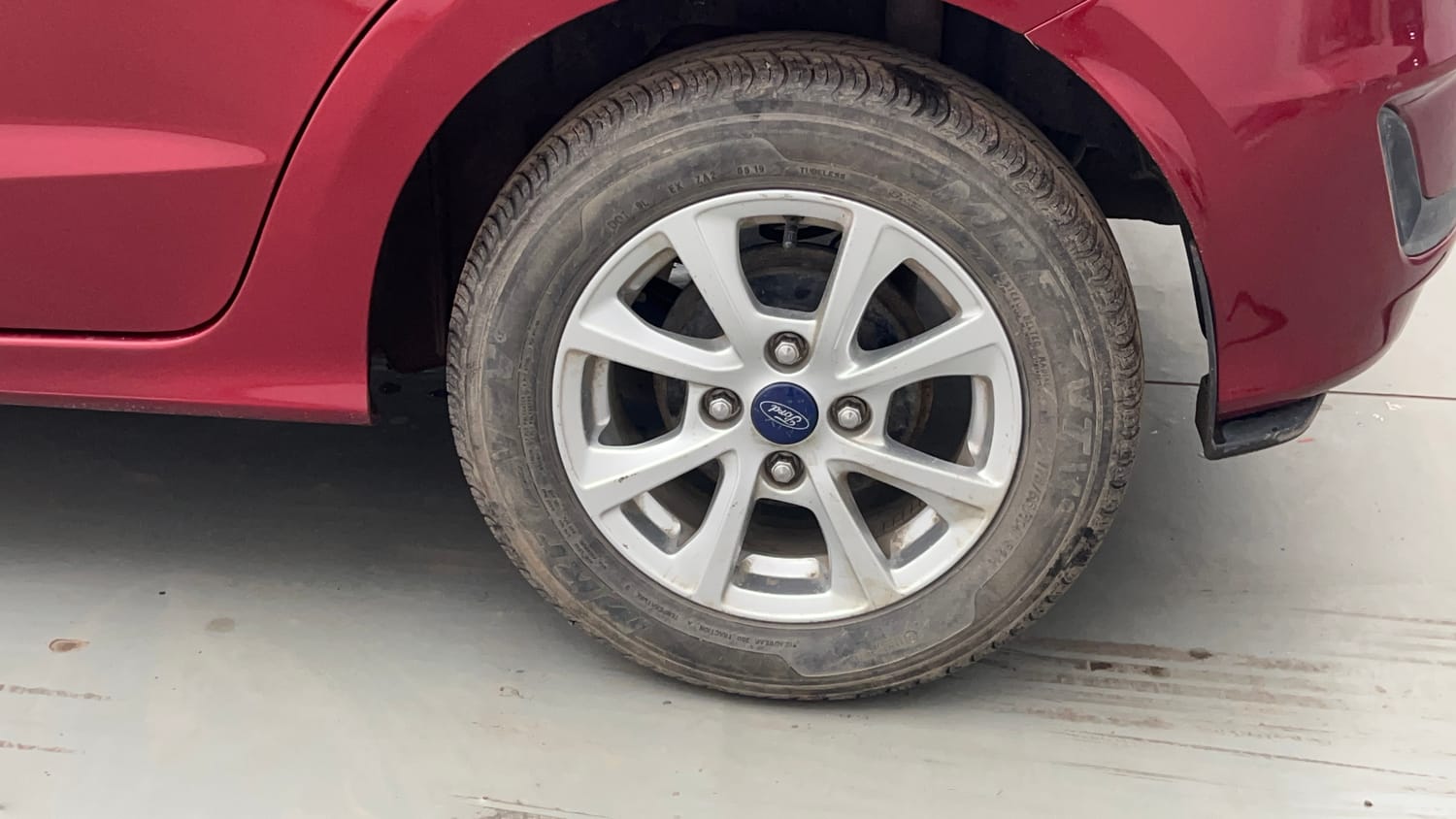 Used 2020 Ford Figo Titanium 1.2 Ti-VCT MT Petrol Manual tyres LEFT REAR TYRE RIM VIEW
