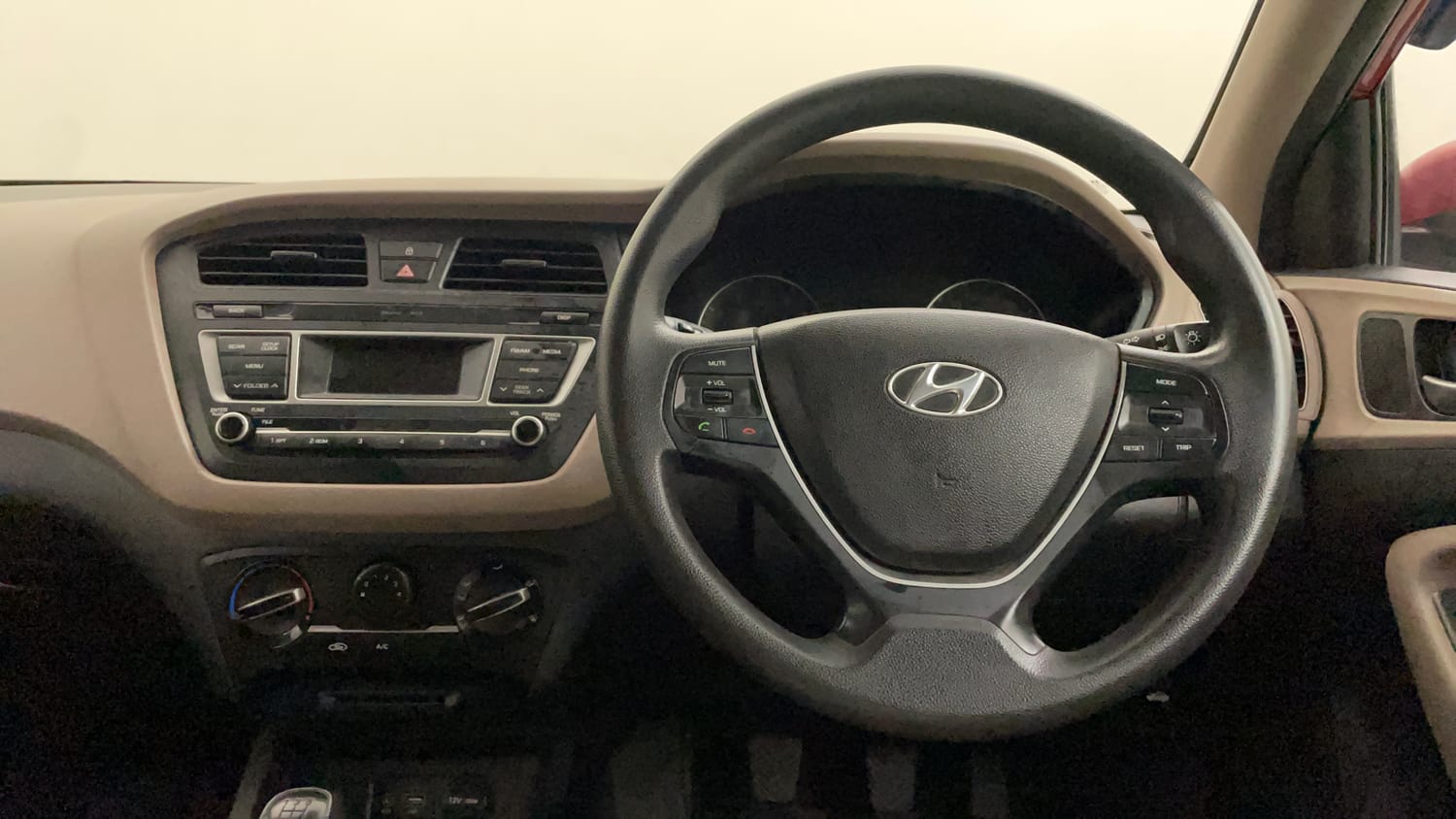 Used 2015 Hyundai Elite i20 Magna 1.2 Petrol Manual interior STEERING VIEW