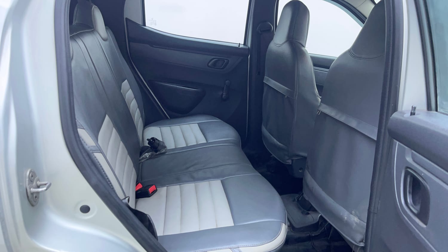 Used 2016 Renault Kwid 1.0 RXT Petrol Manual interior RIGHT SIDE REAR DOOR CABIN VIEW