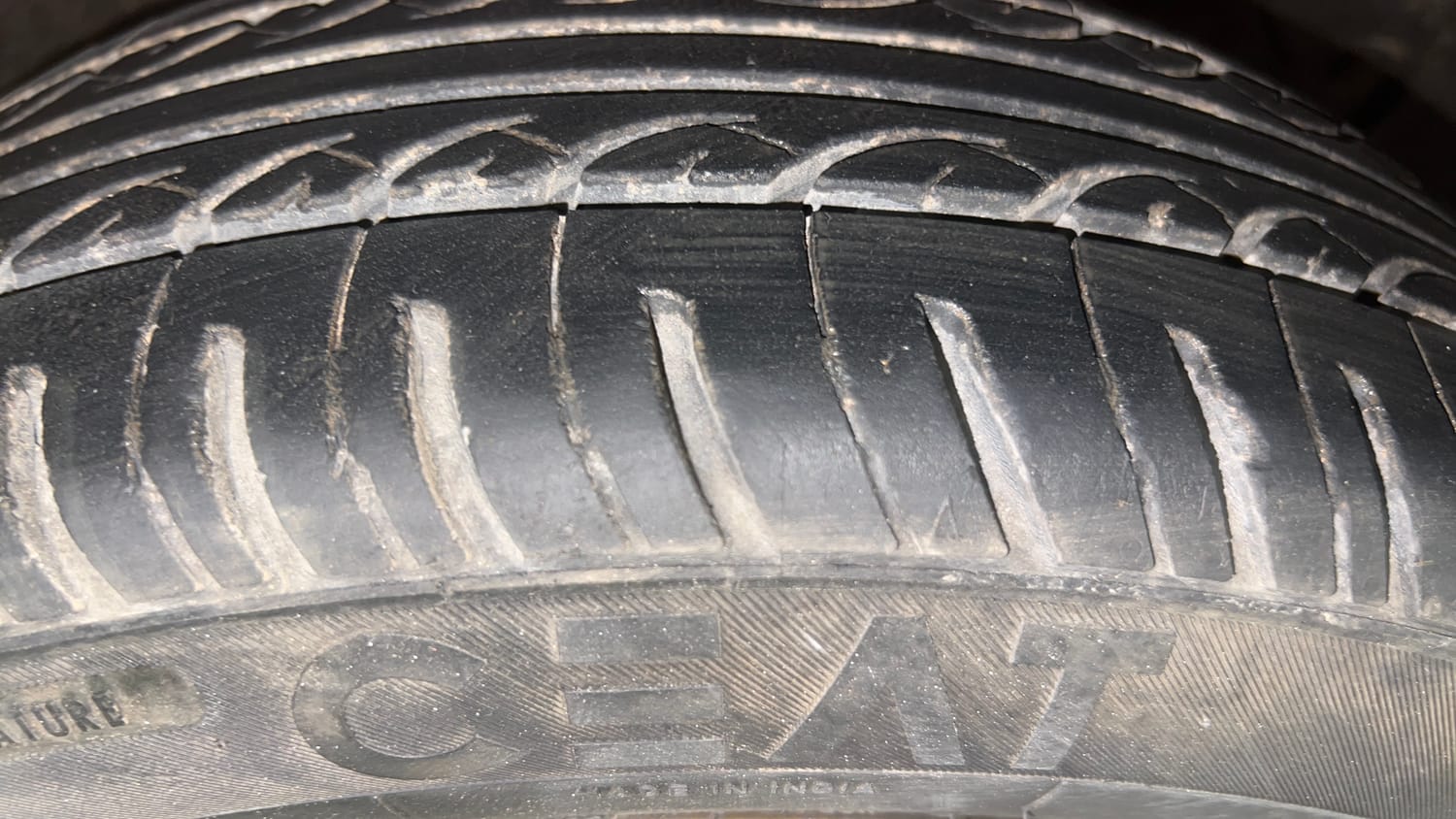 Used 2015 Hyundai Grand i10 Asta 1.2 Kappa VTVT (O) Petrol Manual tyres RIGHT FRONT TYRE TREAD VIEW
