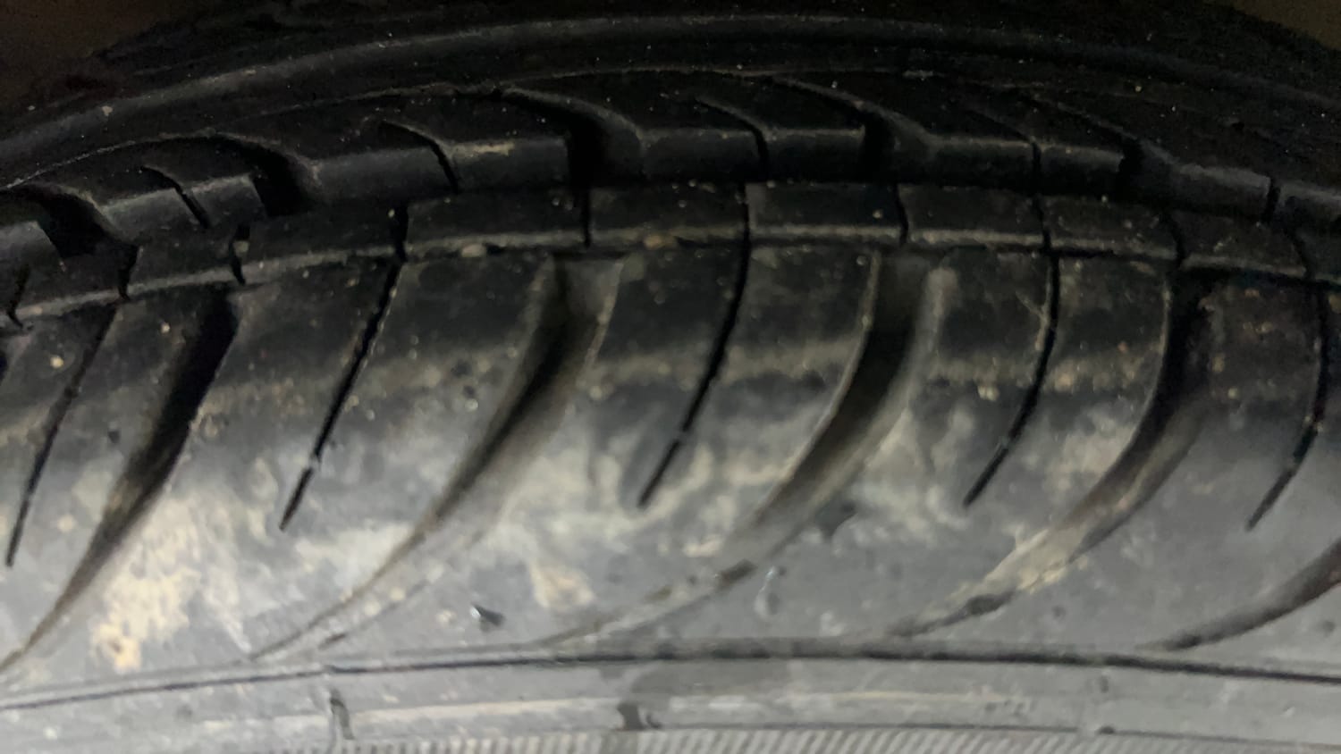 Used 2012 Hyundai i10 Era 1.1 iRDE2 Petrol Manual tyres RIGHT FRONT TYRE TREAD VIEW