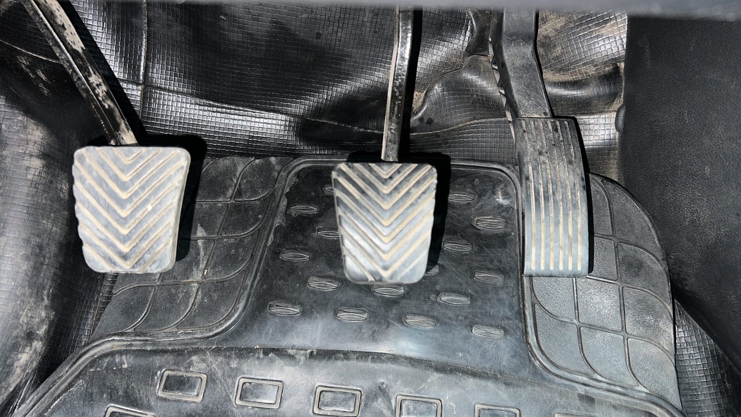 Used 2017 Hyundai Elite i20 Asta 1.2 Petrol Manual interior PEDALS VIEW