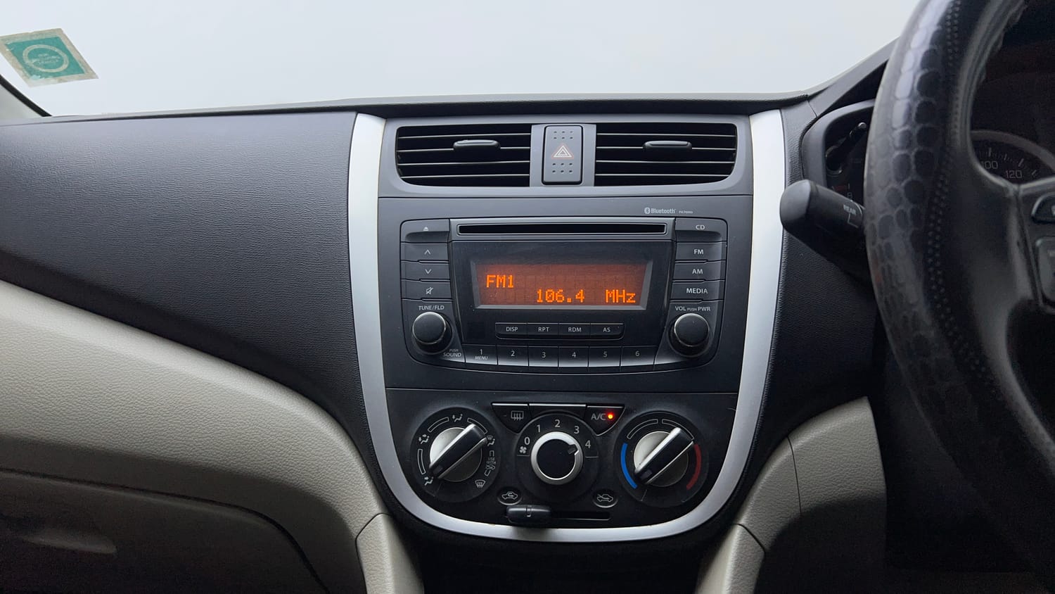 Used 2017 Maruti Suzuki Celerio ZXi AMT Petrol Automatic top_features Integrated (in-dash) music system