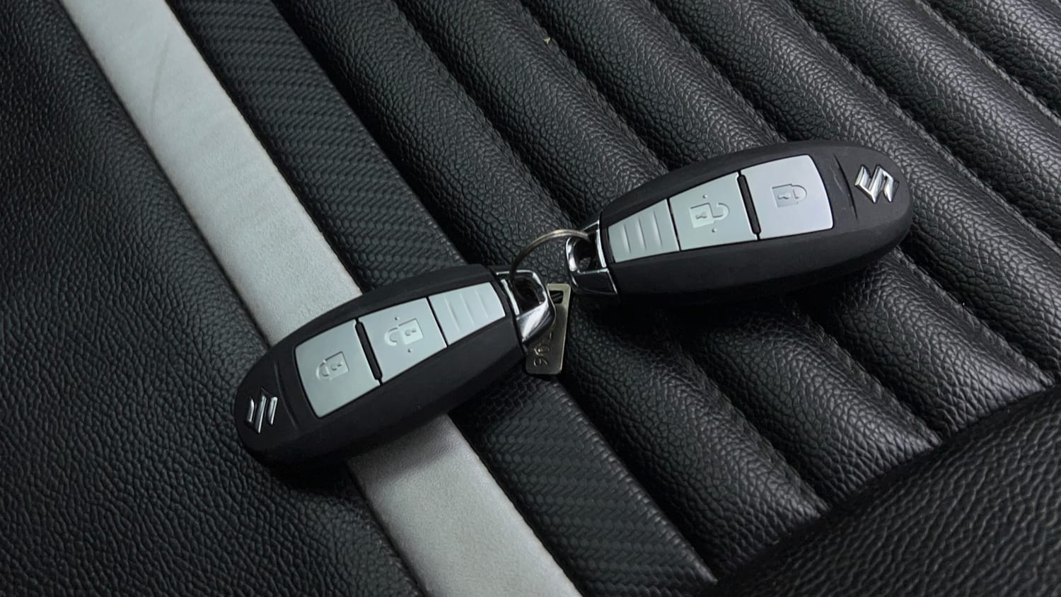 Used 2019 Maruti Suzuki Baleno Alpha Petrol Manual extra CAR KEY VIEW