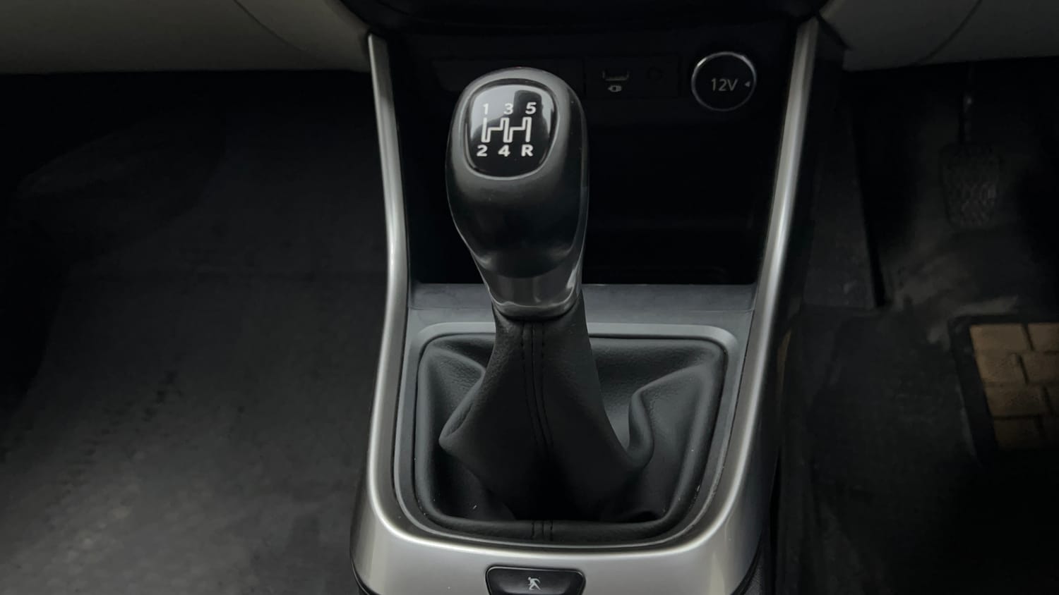 Used 2022 Tata Altroz XZ Plus i-Turbo Petrol Petrol Manual interior GEAR  KNOB VIEW