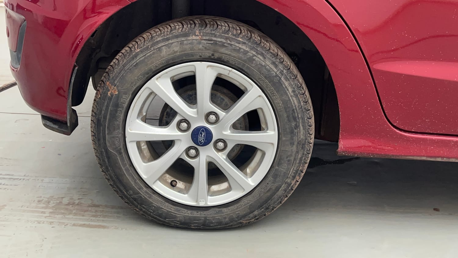 Used 2020 Ford Figo Titanium 1.2 Ti-VCT MT Petrol Manual tyres RIGHT REAR TYRE RIM VIEW