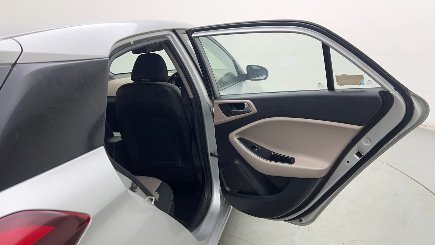 Used 2017 Hyundai Elite i20 Magna Executive 1.2 Petrol Manual interior RIGHT REAR DOOR OPEN VIEW