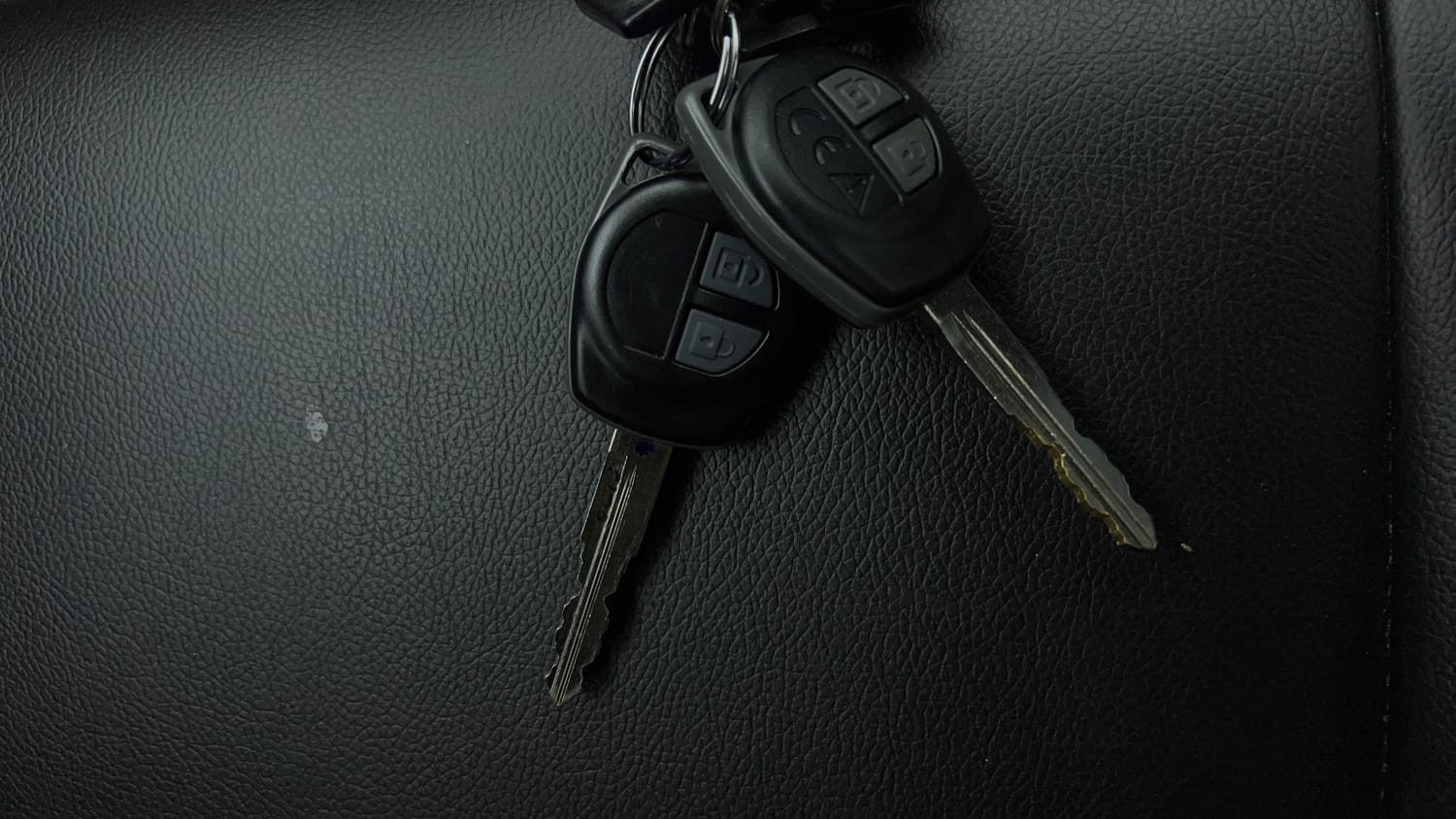 Used 2015 Maruti Suzuki Swift Lxi (O) Petrol Manual extra CAR KEY VIEW