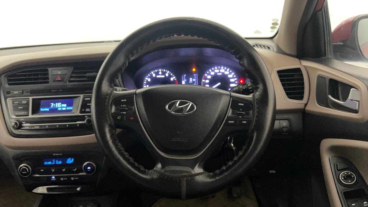 Used 2016 Hyundai Elite i20 Sportz 1.2 Petrol Manual interior STEERING VIEW