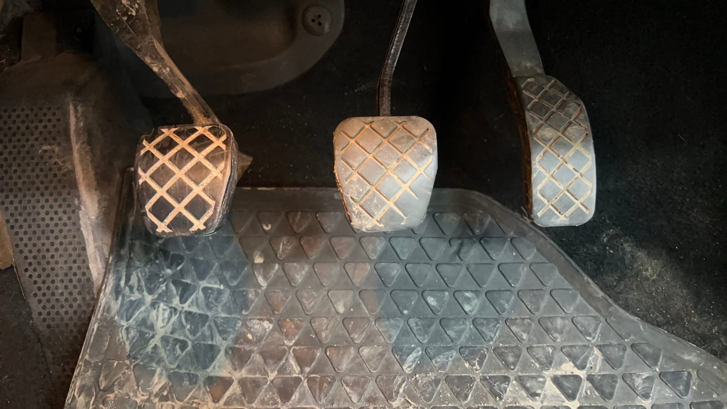 Used 2015 Volkswagen Polo Comfortline 1.2L (P) Petrol Manual interior PEDALS VIEW