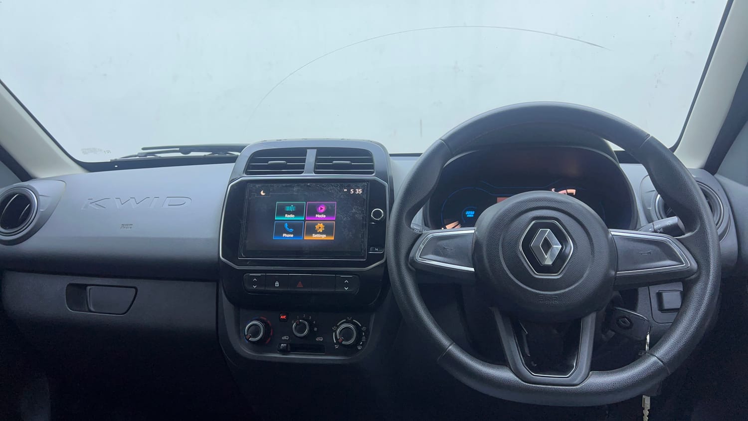 Used 2020 Renault Kwid 1.0 RXT AMT Opt Petrol Automatic interior DASHBOARD VIEW