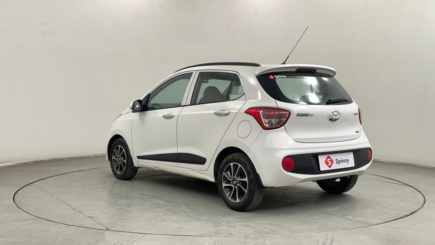 Used 2017 Hyundai Grand i10 Asta 1.2 Kappa VTVT Petrol Manual exterior LEFT REAR CORNER VIEW