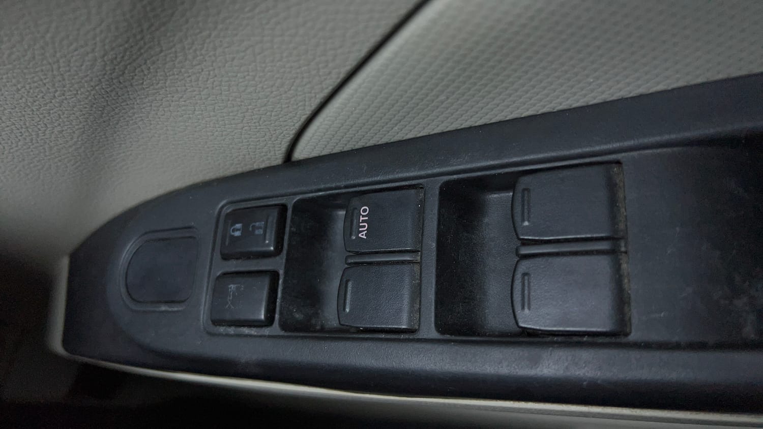 Used 2019 Maruti Suzuki Celerio VXi CNG Cng Manual top_features Power windows