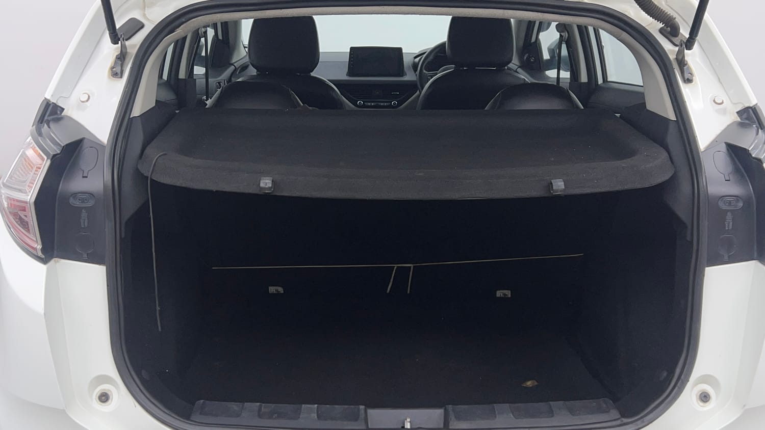 Used 2019 Tata Nexon XM Petrol Manual interior DICKY INSIDE VIEW