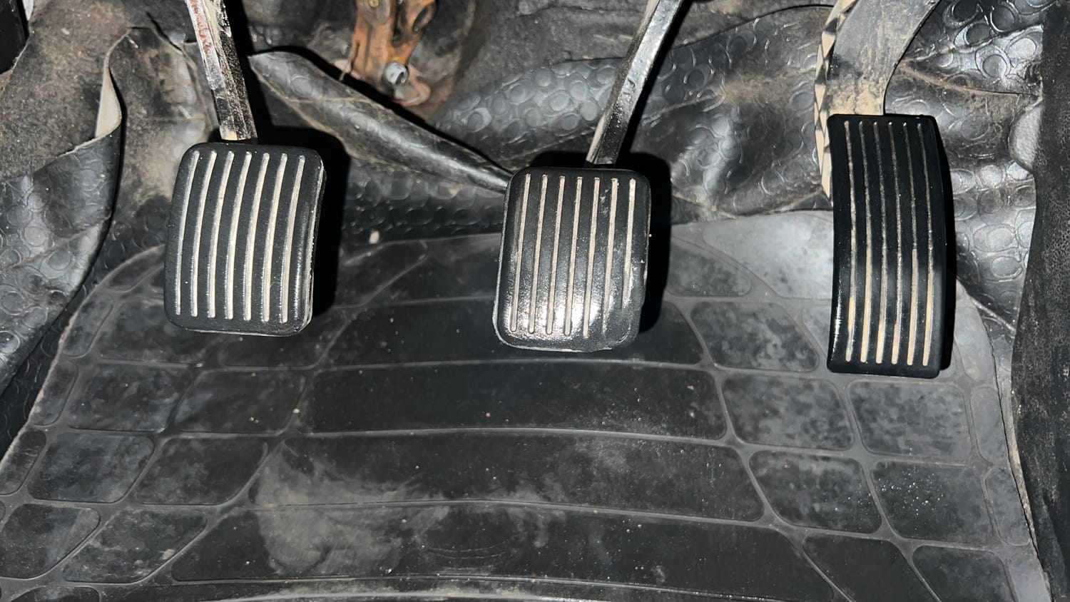 Used 2015 Hyundai Grand i10 Sportz 1.2 Kappa VTVT Petrol Manual interior PEDALS VIEW