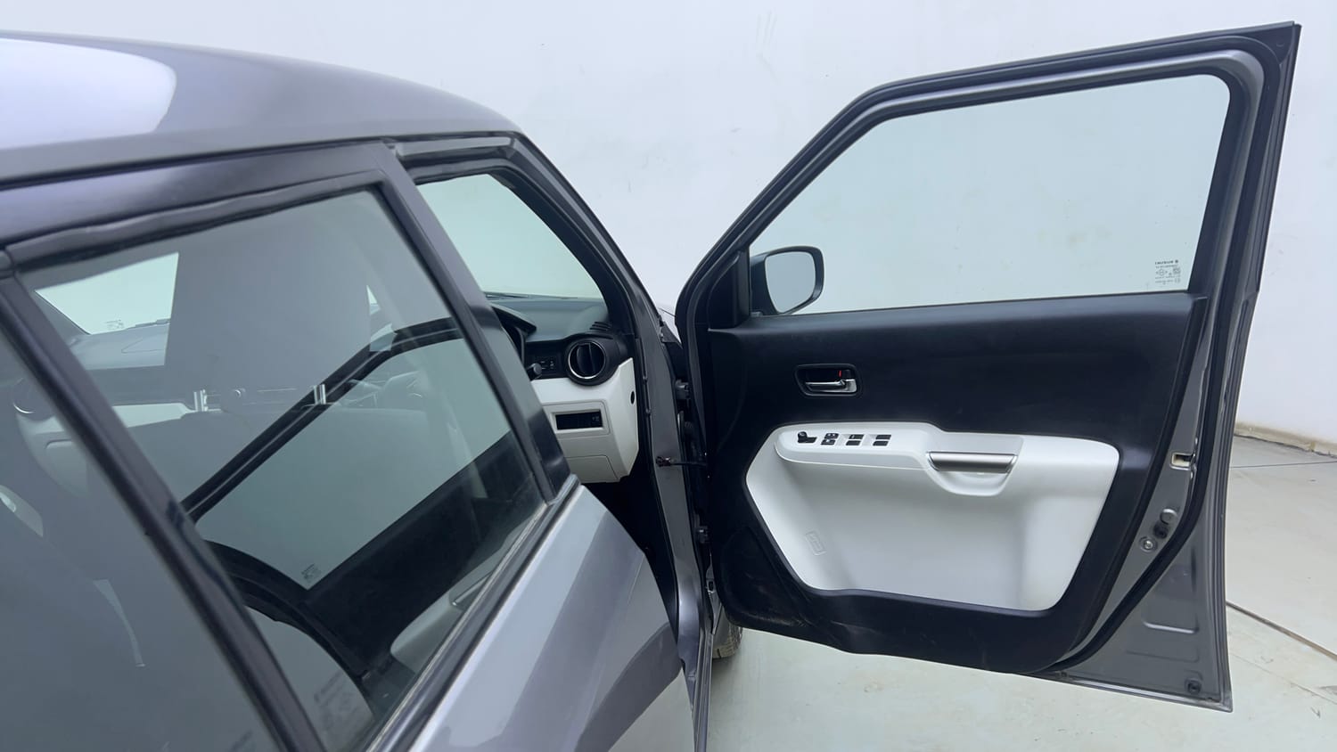 Used 2018 Maruti Suzuki Ignis Delta 1.2 MT Petrol Manual interior RIGHT FRONT DOOR OPEN VIEW
