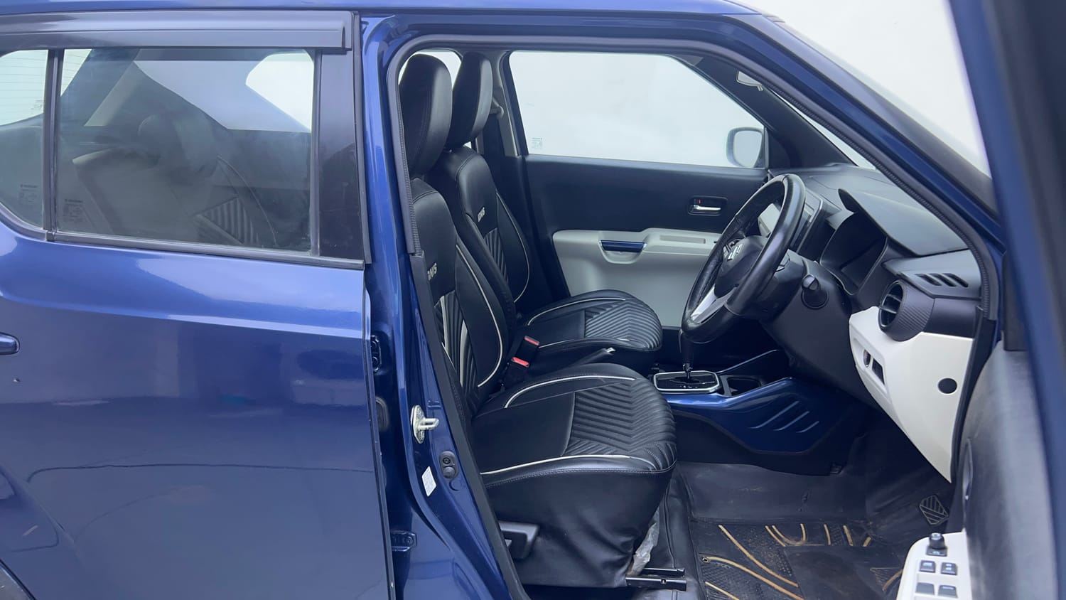 Used 2021 Maruti Suzuki Ignis Zeta 1.2 AMT Petrol Automatic interior RIGHT SIDE FRONT DOOR CABIN VIEW