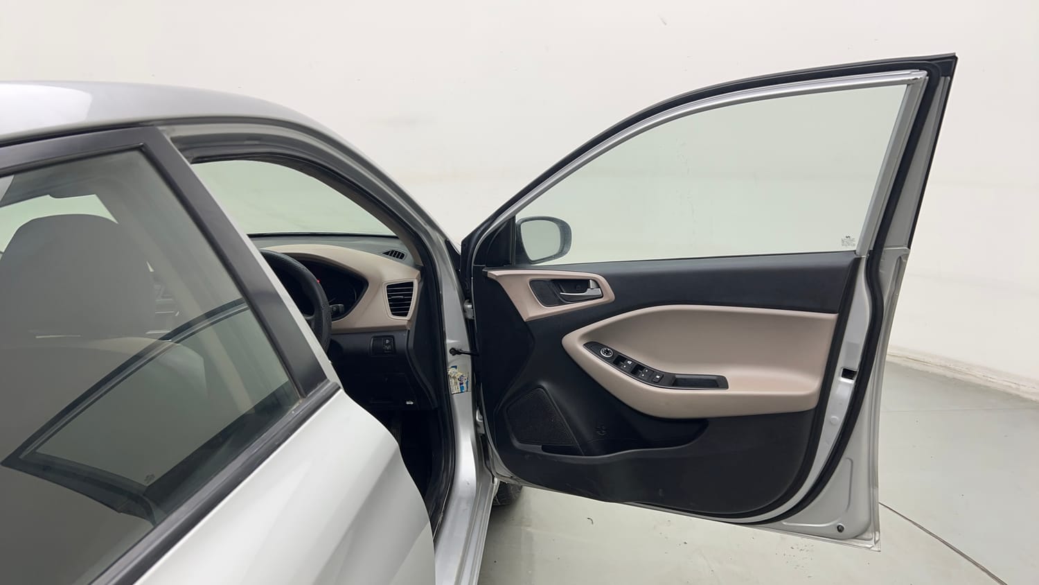 Used 2017 Hyundai Elite i20 Magna Executive 1.2 Petrol Manual interior RIGHT FRONT DOOR OPEN VIEW
